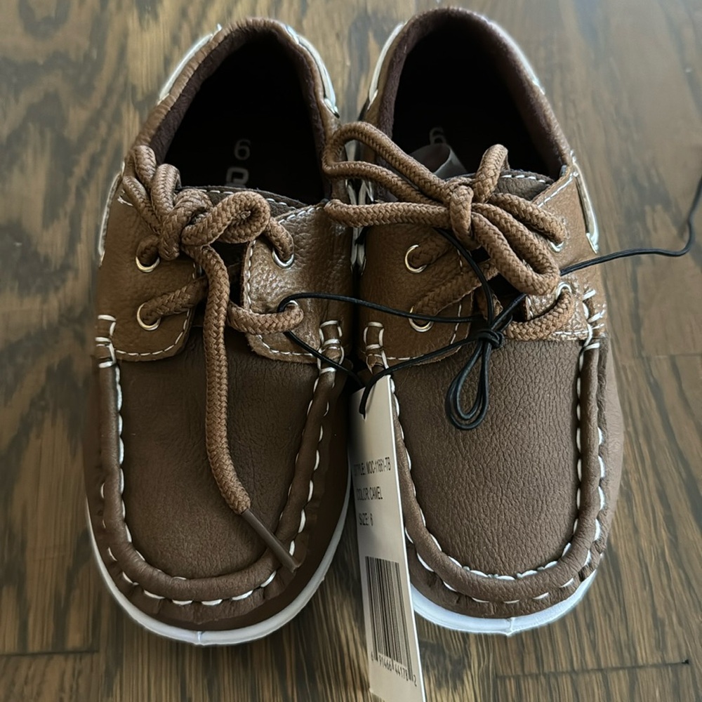 NWT Toddler boys Boat Shoes Loafers Brown size 6